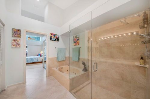 6221 Greenspointe Dr, Boynton Beach FL 33437-4915 exterior