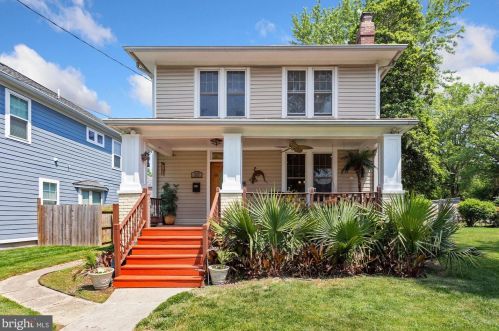 30 Longfellow St, Washington, DC 20011-2326