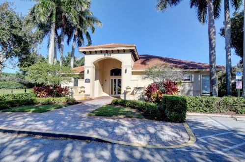 7441 Lahana Cir, Boynton Beach FL 33437-7173 exterior