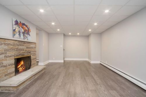 2737 Patricia Dr, Meskegon MI 49445-3240 exterior