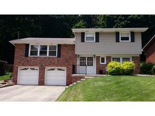 672 Carnival Dr, Pittsburgh, PA 15239-2629