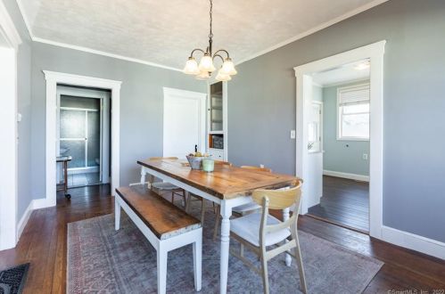 168 Montowese Ave, North Haven CT 06473-3806 exterior