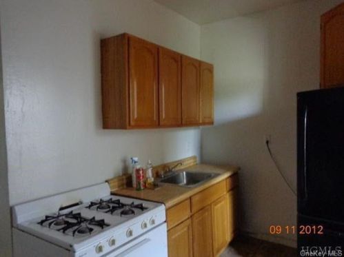 788 Garden St, Bronx NY 10460-1104 exterior