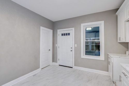 3048 80th St, Chicago IL  60617-1437 exterior