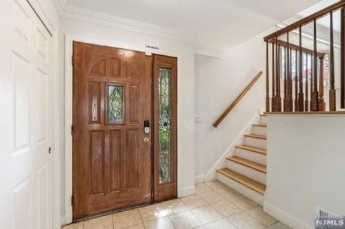 55 Stewart St, Demarest NJ  07627-1407 exterior