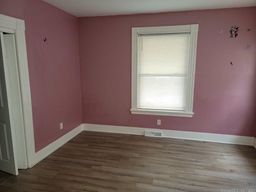 10 Cottage St, Derby CT 06418-1502 exterior