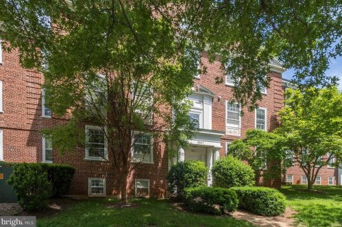 3807 Rodman St, Washington, DC 20016-2813