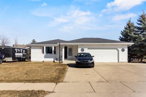 4600 68th St, Milwaukee, WI 53220-3918