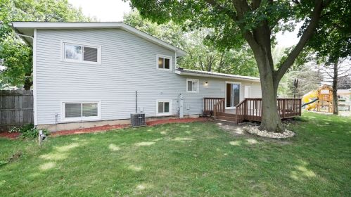 794 Dover Ct, Bull Valley IL 60014-7809 exterior