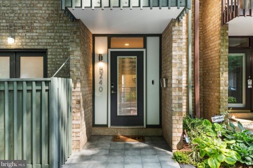 9240 Three Oaks Dr, Silver Spring, MD 20901-3364