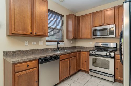 4317 Timber Rdg Ct, Joliet IL 60431-1702 exterior