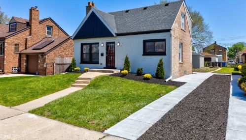 9925 Emerald Ave, Chicago IL  60628-1033 exterior