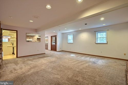 752 Nyes Rd, Hummelstown PA 17036-8688 exterior