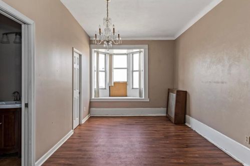 5812 De Giverville Ave, Saint Louis MO 63112-1617 exterior