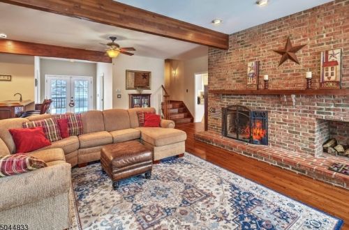 6 Ryan Ct, Chester NJ 07930-3002 exterior