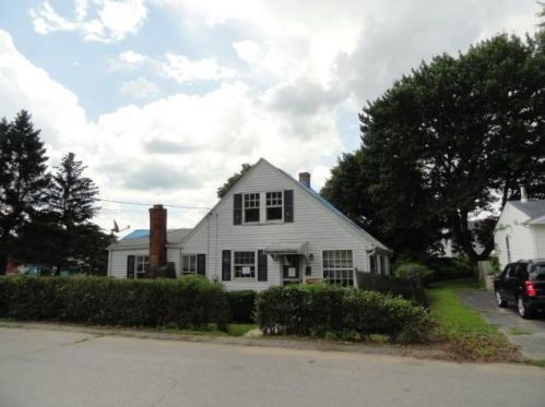 60 Argonne St, Providence, RI 02919-3670