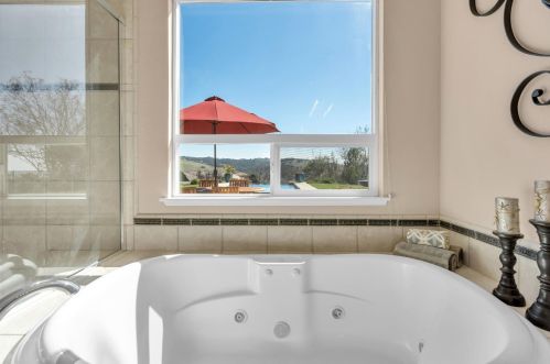 1403 Souza Dr, Folsom CA 95762-7559 exterior