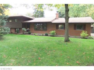 17583 Shurmer Rd, Cleveland, OH 44136-6155