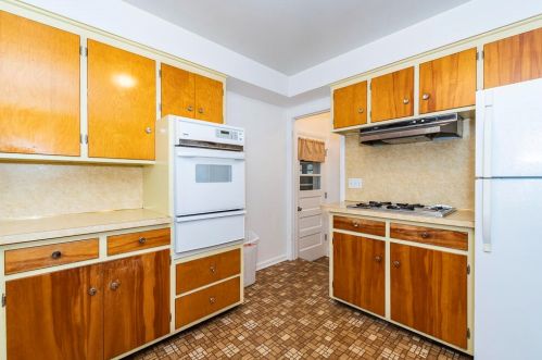 1615 Hamelink Dr, Kalamazoo MI 49002-1657 exterior