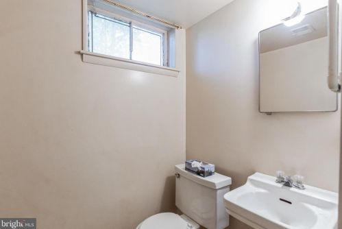 1701 Franwall Ave, Silver Spring MD 20902-2919 exterior