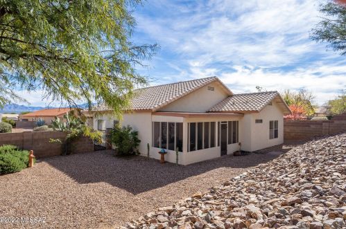 2513 Camino Reloj, Green Valley AZ 85614-4923 exterior