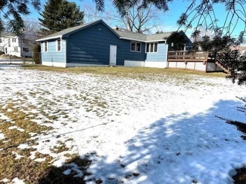 6 Herrick Rd, Peabody MA 01960-4531 exterior