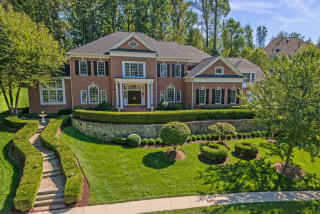 898 Centrillion Dr, Mc Lean VA  22102-1448 exterior