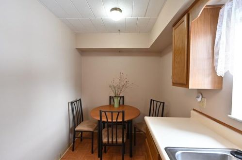 713 Frst Grn Dr, Moon Twp PA 15108-2763 exterior