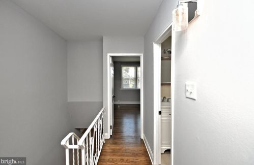 8721 Jackson St, Philadelphia PA 19145-2427 exterior