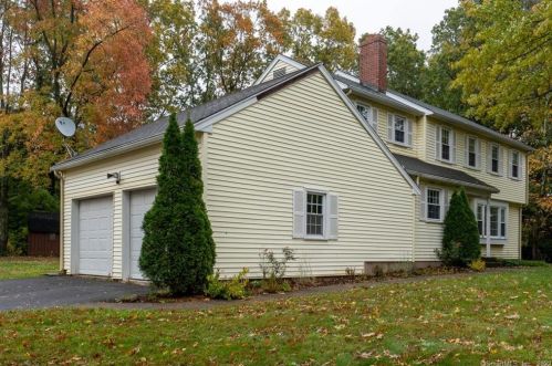 109 Brookview Rd, Windsor, CT 06095-2632