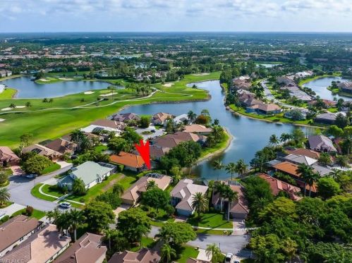 6932 Mauna Loa Ln, Naples FL 34113-2646 exterior