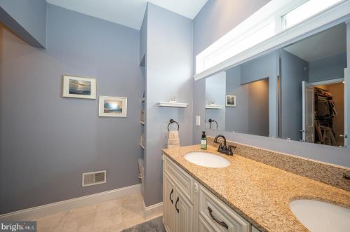 1505 Dickinson St, Philadelphia PA 19146-4830 exterior