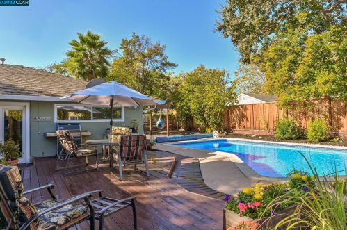 1948 Ardith Dr, Concord CA 94523-2803 exterior