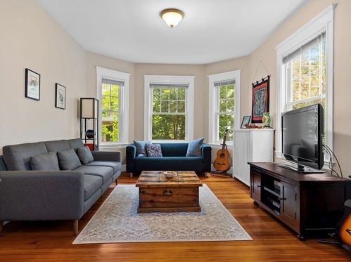 110 Browne St, Brookline, MA 02446-7008