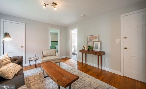 301 Raymond Ave, Alexandria VA 22301-1037 exterior