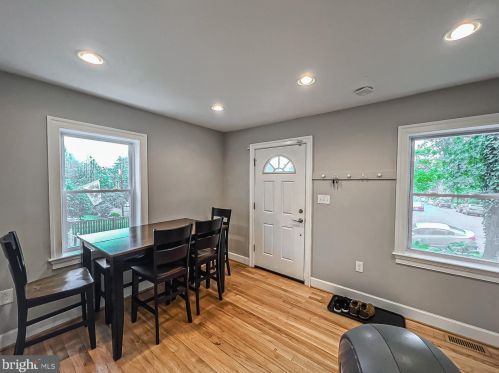 5814 Biscayne Dr, Alexandria VA  22303-1904 exterior