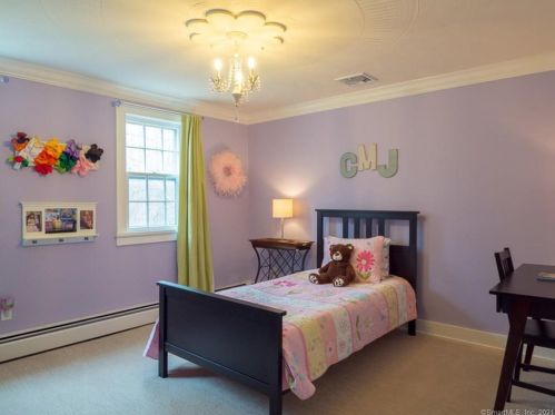 117 Whipstick Rd, Wilton CT 06897-1232 exterior