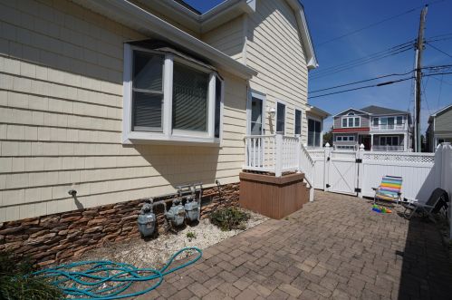100 Vance Ave, Lavallette NJ 08735-2239 exterior