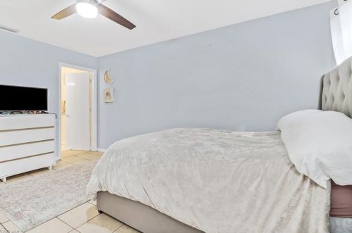 5234 Treetops Dr, Naples FL 34113-8520 exterior