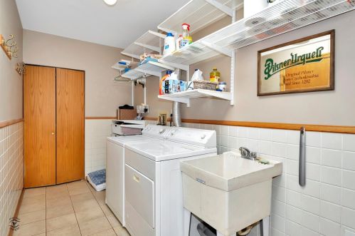 127 Grantley Ave, Elmhurst IL 60126-2362 exterior