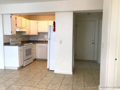 523 Washington Ave, Portland ME 04103-2075 exterior