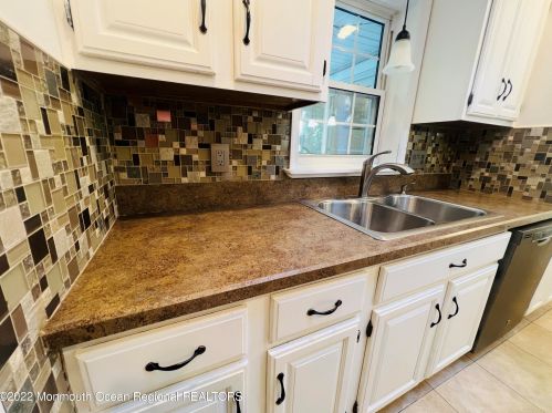 308 Enterprise Dr, Lacey NJ 08731-1815 exterior