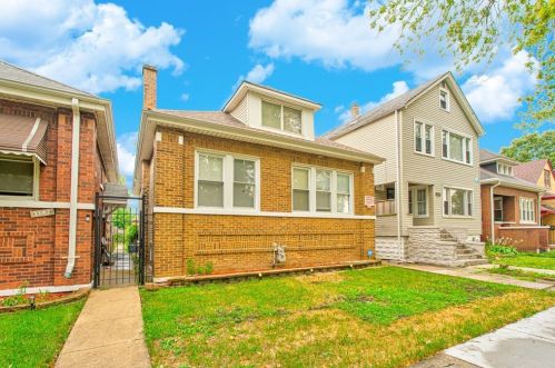 7149 Campbell Ave, Chicago, IL 60629-1431