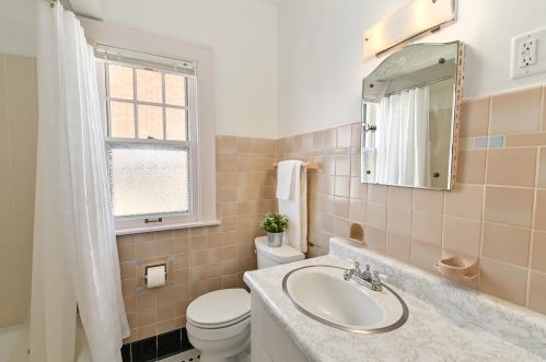 2609 67, Milwaukee WI 53213-1444 exterior