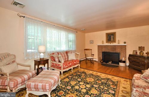 613 Chestnut St, Limerick PA 19468-2115 exterior