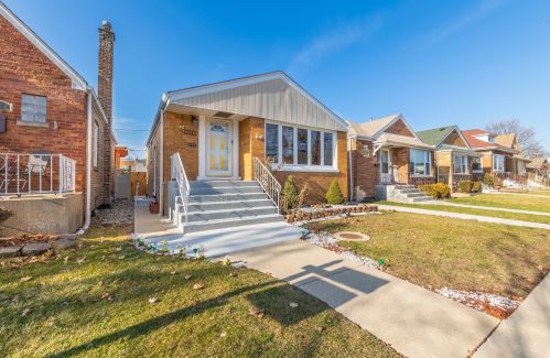 6116 Moody Ave, Chicago IL  60638-4312 exterior