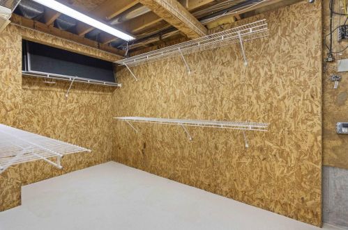 6218 Old Middleton Rd, Madison WI  53705-1040 exterior