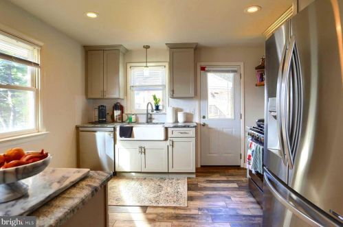 1131 Hermosa Ave, Lancaster PA 17601-1526 exterior