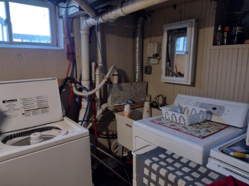 34 Mailloux St, Woonsocket RI 02895-3409 exterior