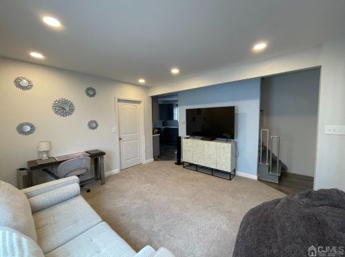 21 Douglas St, Perth Amboy NJ 08863-2205 exterior